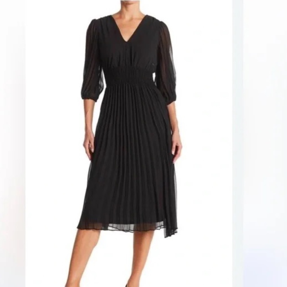 Taylor Dress Black Pleated